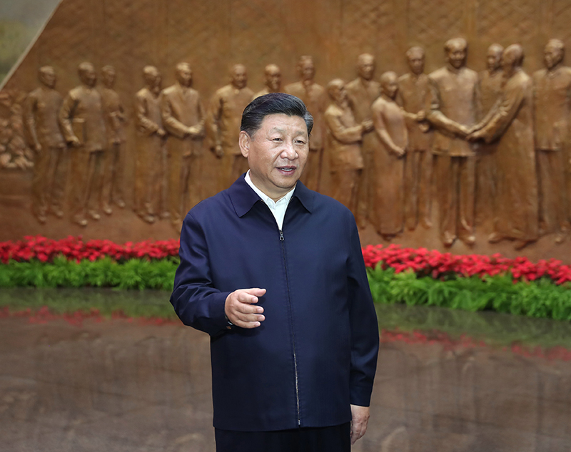 9月12日，中共中央總書記、國家主席、中央軍委主席習(xí)近平視察中共中央北京香山革命紀(jì)念地。這是習(xí)近平在香山革命紀(jì)念館參觀《為新中國奠基》主題展覽，并發(fā)表重要講話。